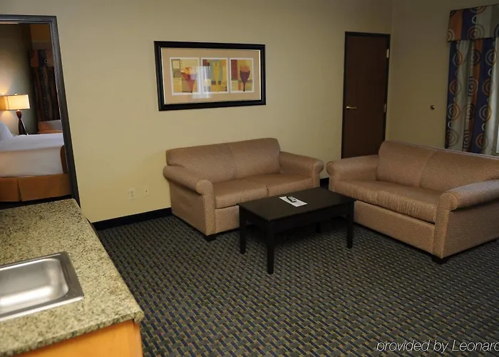 Express & Phoenix/chandler 3*